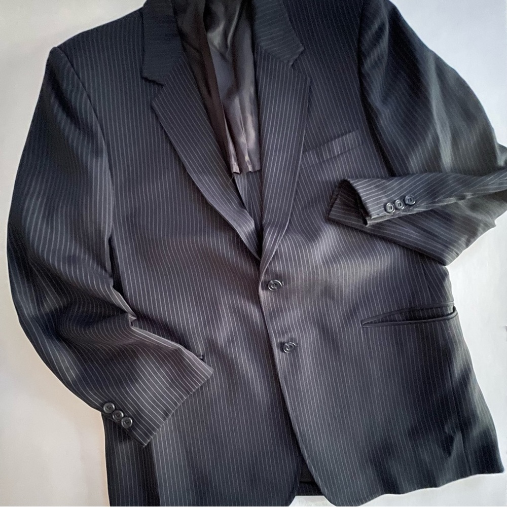 Mens suit coat - pin stripe - size 44R